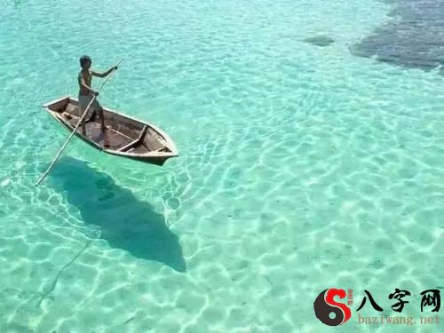 梦见在海上漂浮