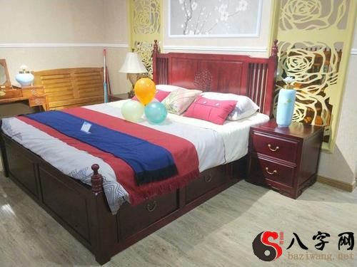 梦见结婚拉家具